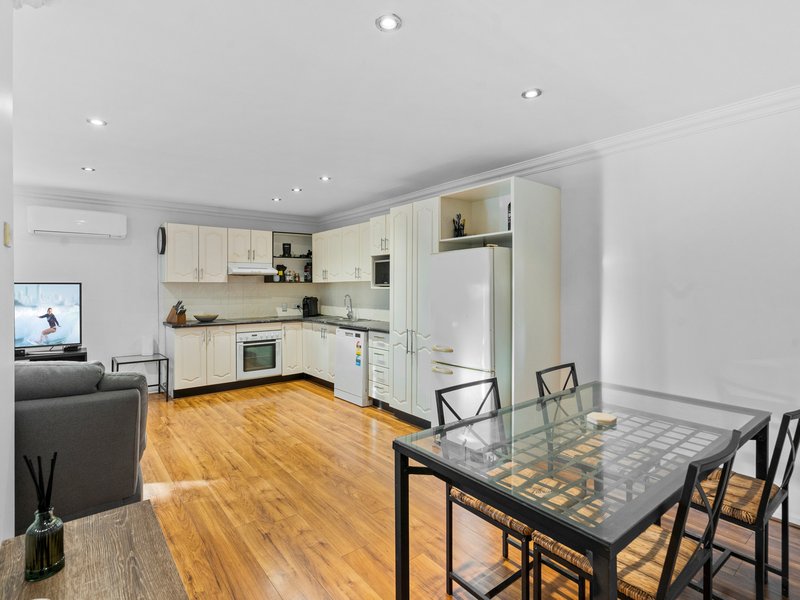 Photo - 1/9 Callistemon Court, Arundel QLD 4214 - Image 14