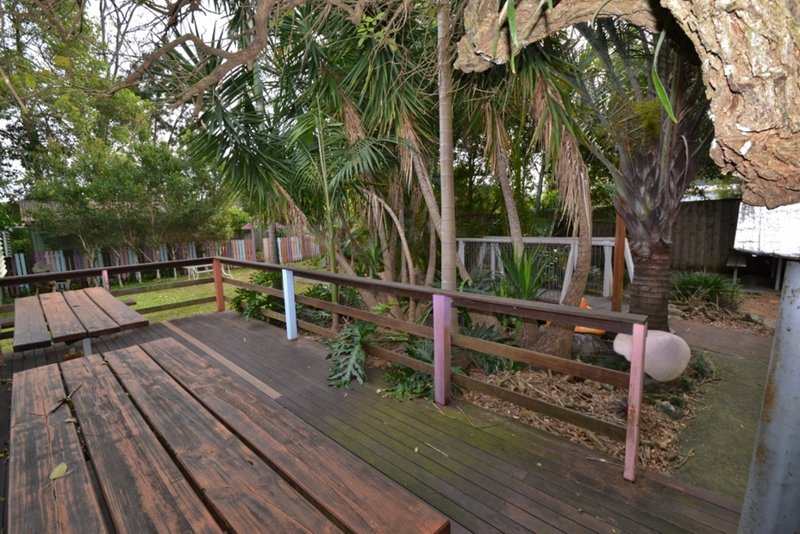 Photo - 19 Caloundra Street, Landsborough QLD 4550 - Image 9