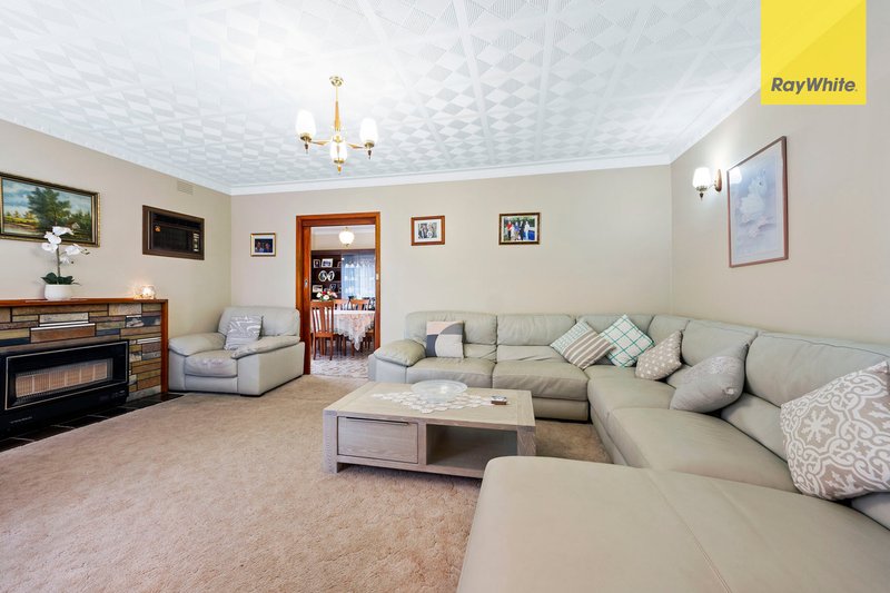 Photo - 19 Camara Street, St Albans VIC 3021 - Image 2