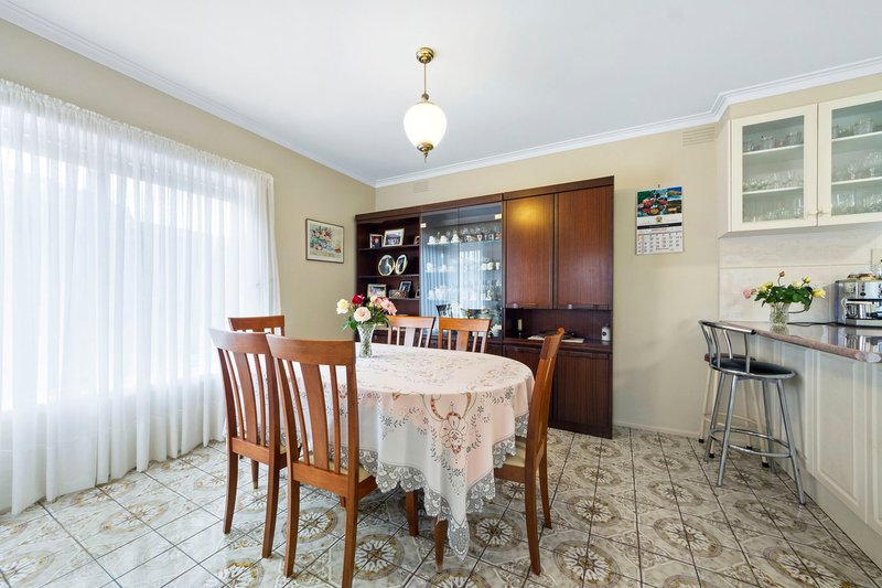 Photo - 19 Camara Street, St Albans VIC 3021 - Image 4