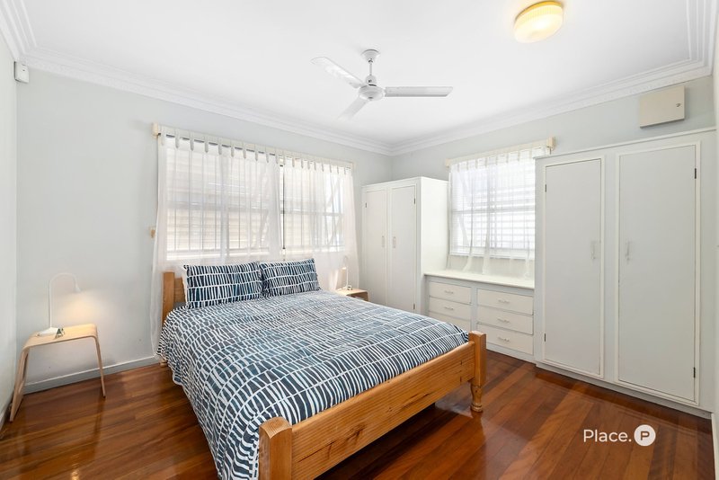 Photo - 19 Camelia Street, Cannon Hill QLD 4170 - Image 11