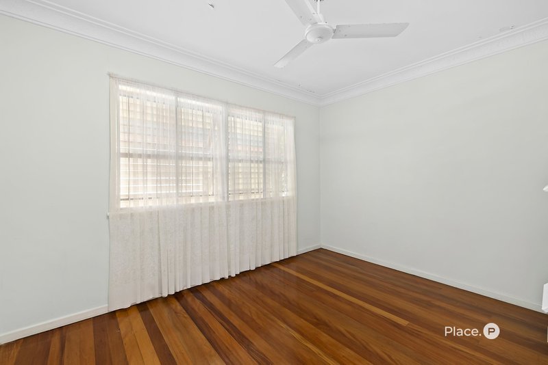 Photo - 19 Camelia Street, Cannon Hill QLD 4170 - Image 13