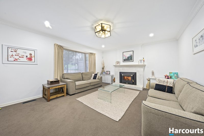 Photo - 19 Candlebark Quadrant, Rowville VIC 3178 - Image 4