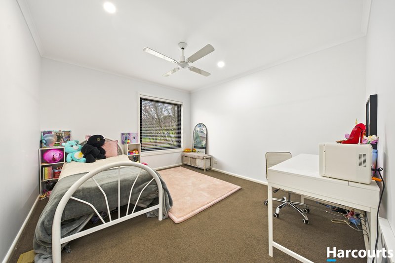 Photo - 19 Candlebark Quadrant, Rowville VIC 3178 - Image 12