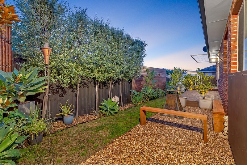 Photo - 19 Canisby Way, Craigieburn VIC 3064 - Image 26