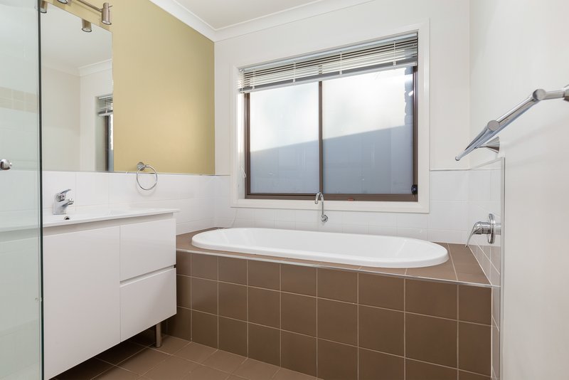 Photo - 19 Canning Crescent, Sunshine Bay NSW 2536 - Image 5