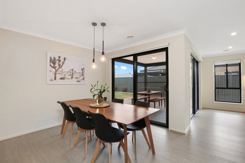 Photo - 19 Canterbury Road West , Lara VIC 3212 - Image 6