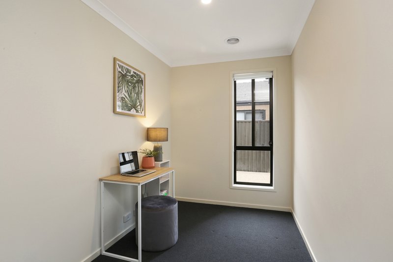 Photo - 19 Canterbury Road West , Lara VIC 3212 - Image 9