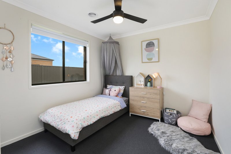 Photo - 19 Canterbury Road West , Lara VIC 3212 - Image 12