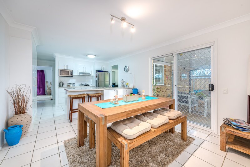 Photo - 19 Captain Cook Close, Arundel QLD 4214 - Image 9