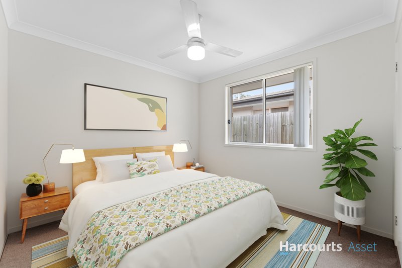 Photo - 19 Cardena Drive, Augustine Heights QLD 4300 - Image 5