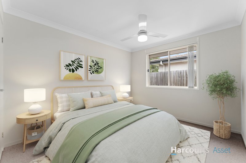 Photo - 19 Cardena Drive, Augustine Heights QLD 4300 - Image 6