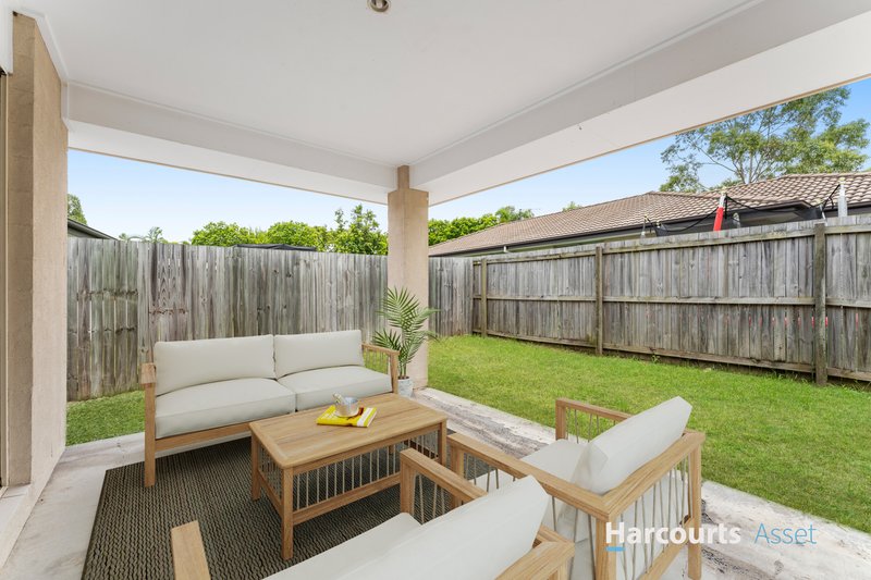 Photo - 19 Cardena Drive, Augustine Heights QLD 4300 - Image 9