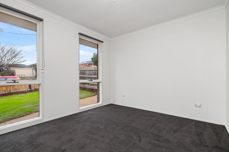 Photo - 19 Carole Avenue, Chirnside Park VIC 3116 - Image 7