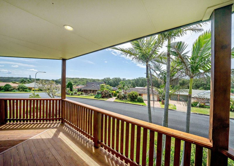 Photo - 19 Carrabeen Drive, Old Bar NSW 2430 - Image 2