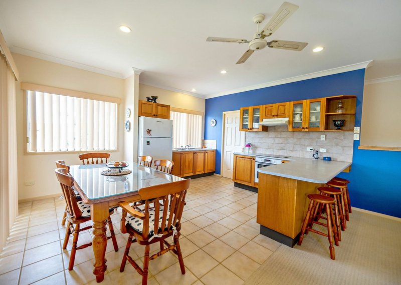 Photo - 19 Carrabeen Drive, Old Bar NSW 2430 - Image 4