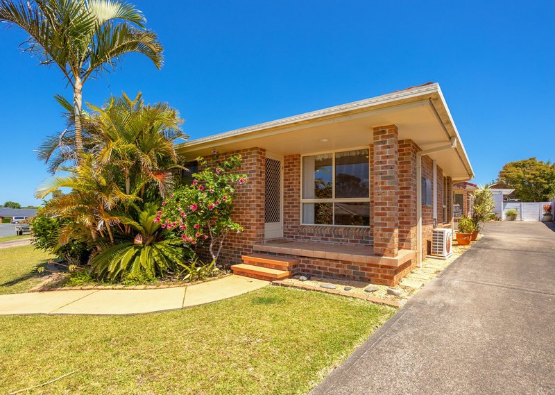 1/9 Carrabeen Drive, Old Bar NSW 2430