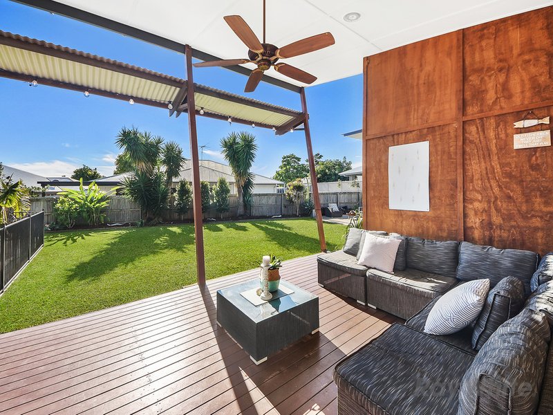 Photo - 19 Cascade Court, Murrumba Downs QLD 4503 - Image 3