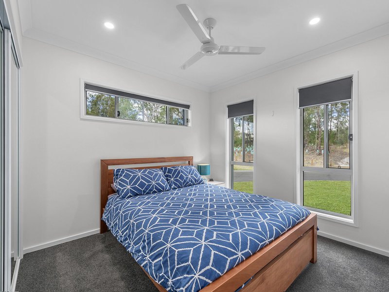 Photo - 19 Cassidy Crescent, Bridgeman Downs QLD 4035 - Image 9