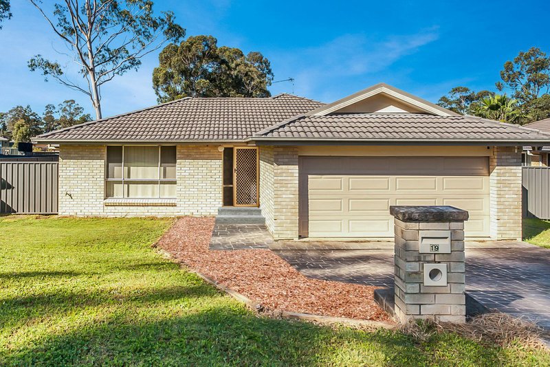 19 Casson Avenue, Cessnock NSW 2325