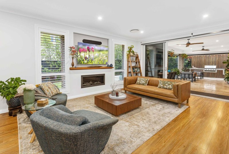 Photo - 19 Cedar Cutters Way, Bella Vista NSW 2153 - Image 4