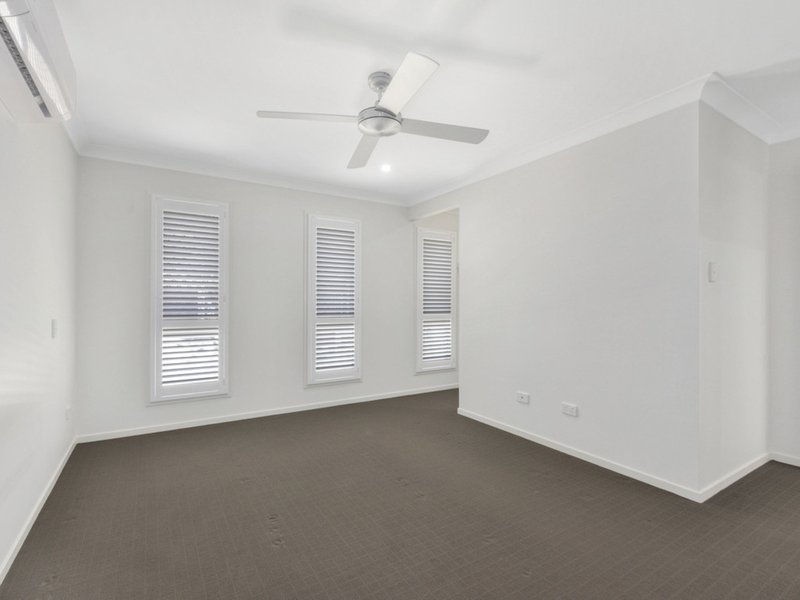 Photo - 19 Celebration Place, Bridgeman Downs QLD 4035 - Image 12