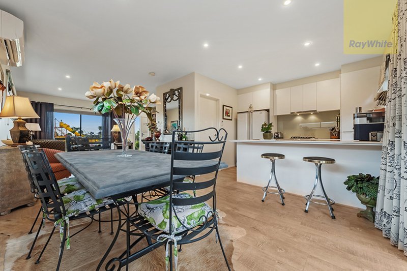 Photo - 19 Channel Walk, Craigieburn VIC 3064 - Image 3