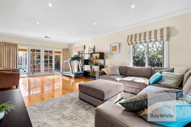 Photo - 19 Chappell Drive, Watsonia North VIC 3087 - Image 9