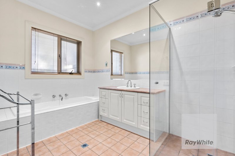 Photo - 19 Chappell Drive, Watsonia North VIC 3087 - Image 14