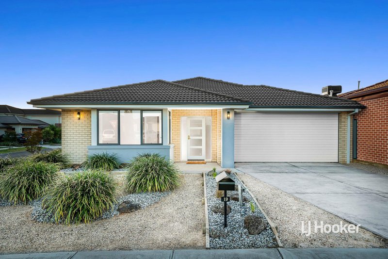 19 Chartwell Avenue, Truganina VIC 3029