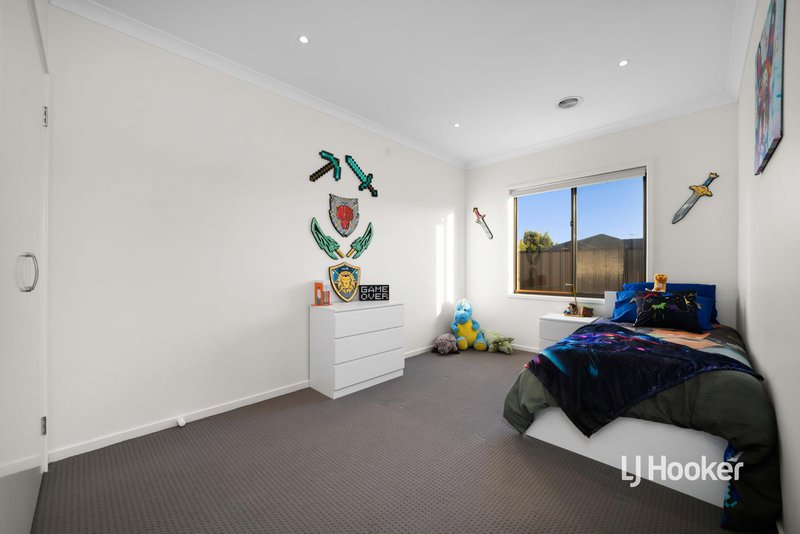 Photo - 19 Chartwell Avenue, Truganina VIC 3029 - Image 12