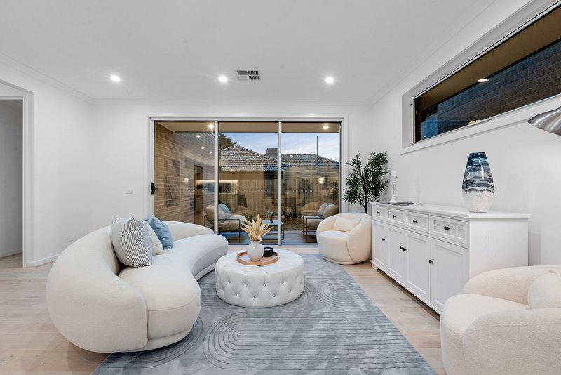 Photo - 19 Christina Street, Burwood VIC 3125 - Image 2
