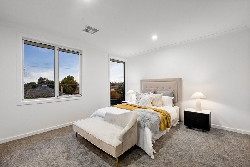 Photo - 19 Christina Street, Burwood VIC 3125 - Image 8