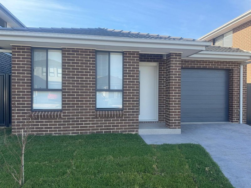 Photo - 19 Circinus Street, Austral NSW 2179 - Image 1