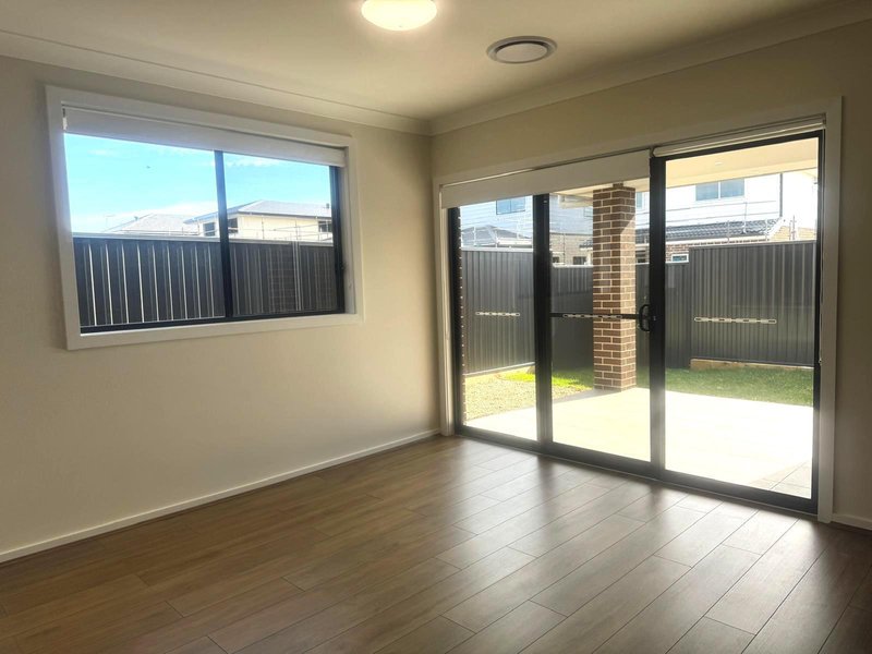 Photo - 19 Circinus Street, Austral NSW 2179 - Image 14