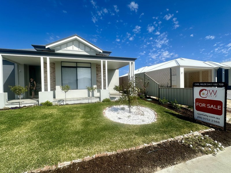 Photo - 19 Citrine Street, Australind WA 6233 - Image 1