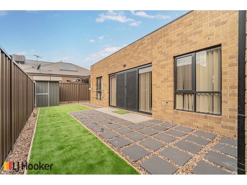 Photo - 19 Clarendon Avenue, Craigieburn VIC 3064 - Image 18