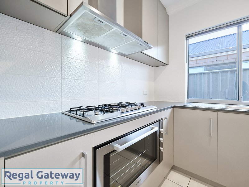 Photo - 19 Claymore Place, Piara Waters WA 6112 - Image 4
