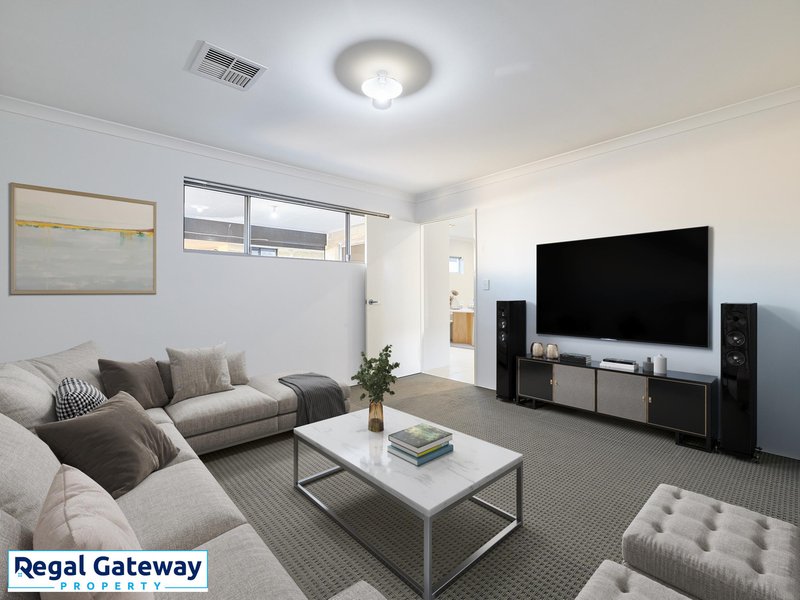 Photo - 19 Claymore Place, Piara Waters WA 6112 - Image 7