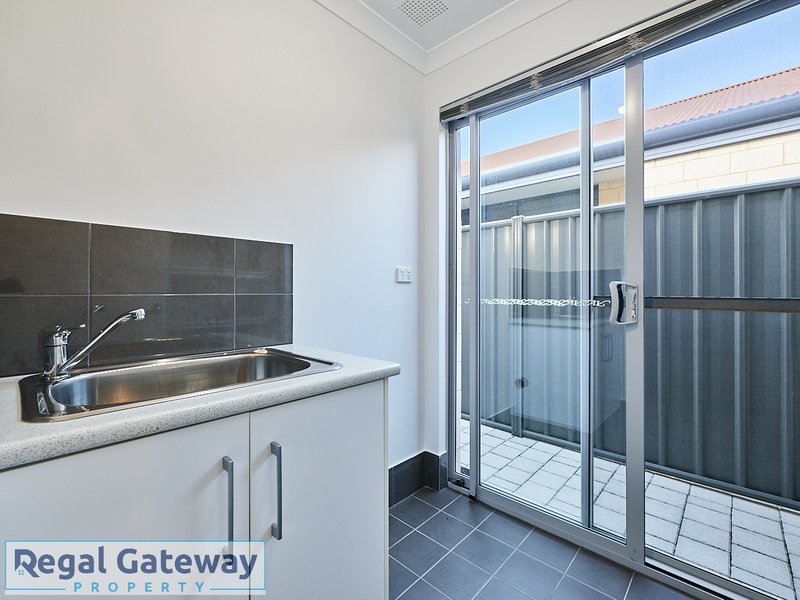 Photo - 19 Claymore Place, Piara Waters WA 6112 - Image 13