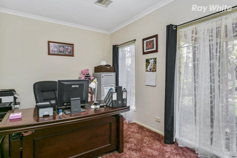 Photo - 19 Clearwater Drive, Pakenham VIC 3810 - Image 2