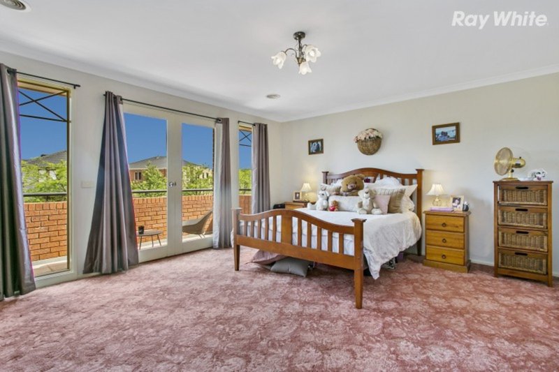 Photo - 19 Clearwater Drive, Pakenham VIC 3810 - Image 8