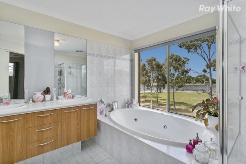 Photo - 19 Clearwater Drive, Pakenham VIC 3810 - Image 10