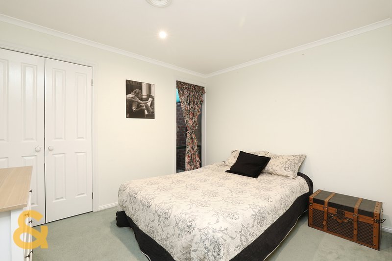 Photo - 19 Cleeland Court, Roxburgh Park VIC 3064 - Image 8