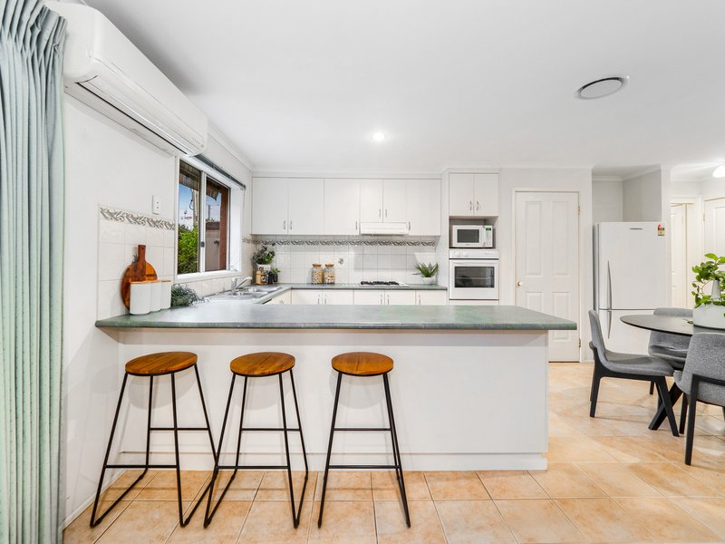 Photo - 19 Clifton Grove, Carrum Downs VIC 3201 - Image 5
