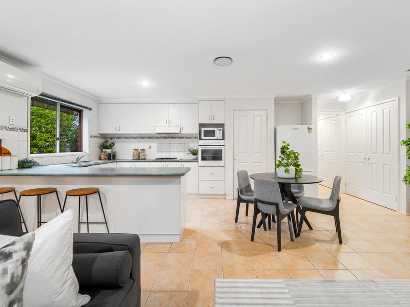 Photo - 19 Clifton Grove, Carrum Downs VIC 3201 - Image 8