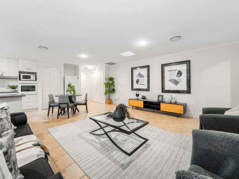 Photo - 19 Clifton Grove, Carrum Downs VIC 3201 - Image 11