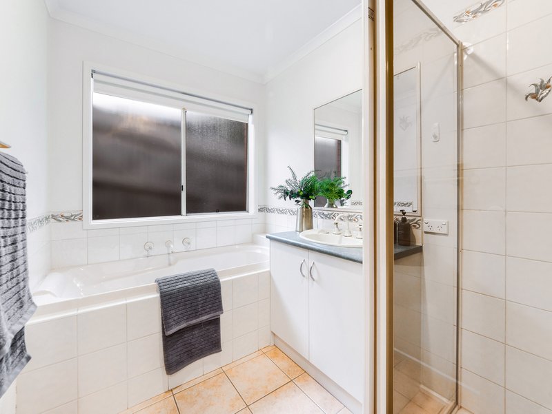 Photo - 19 Clifton Grove, Carrum Downs VIC 3201 - Image 22