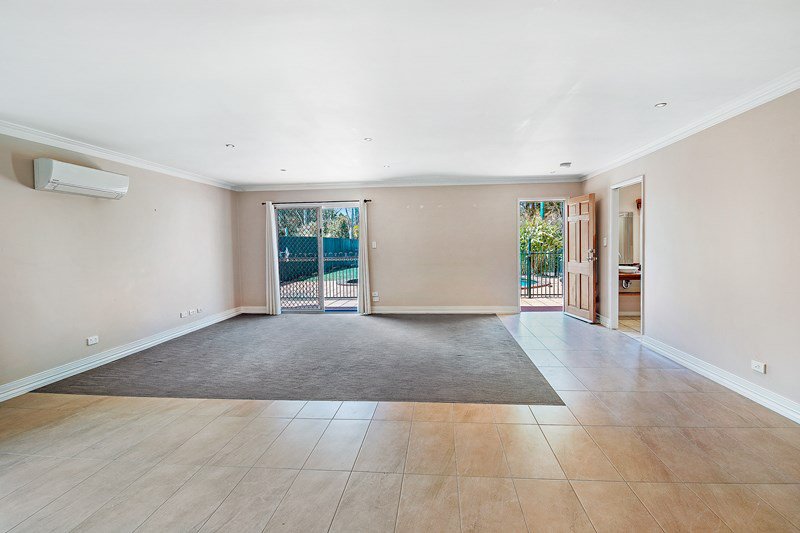 Photo - 19 Clivia Crescent, Daisy Hill QLD 4127 - Image 3