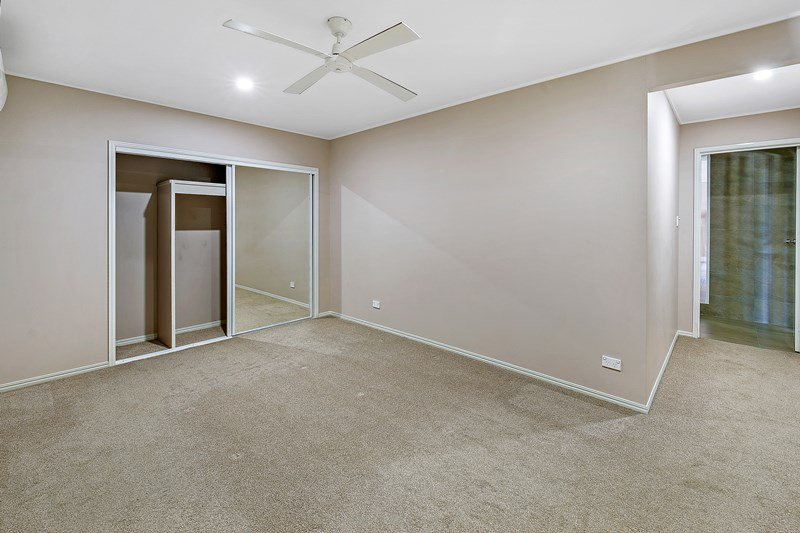 Photo - 19 Clivia Crescent, Daisy Hill QLD 4127 - Image 5